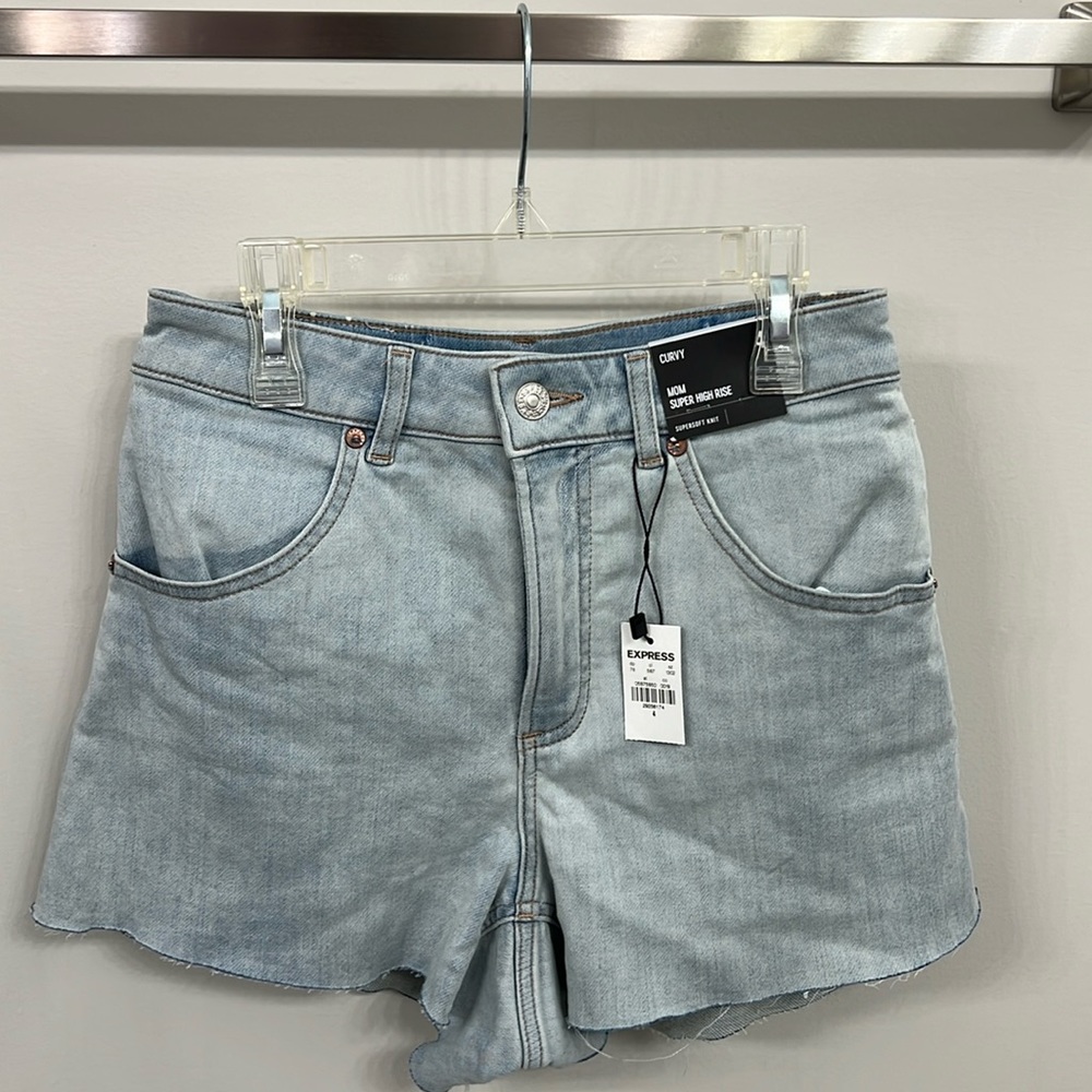 Express: Size 4, Super High Rise Mom Shorts (curvy), Light Blue.